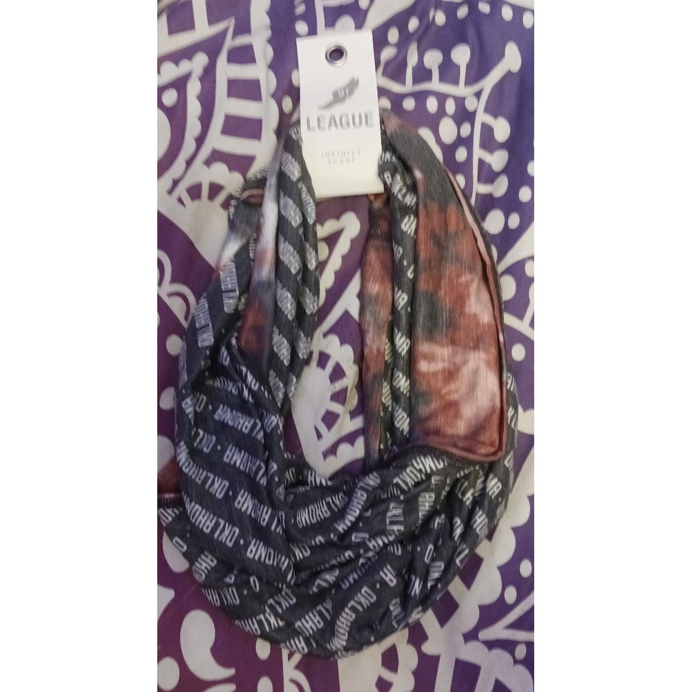 NEW 91 League NCAA Women's Infinity Scarf, University of Oklahoma